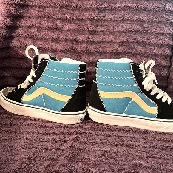 VANS - Picture 6 of 7
